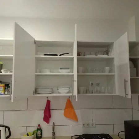 بيت شباب 6-bed 4rent Monteurzimmer